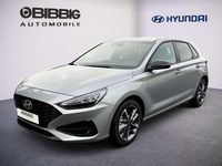 Gebraucht Hyundai i30 Advantage 101 PS (74 kW) 2024 Shimmering silver Limousine