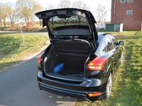 Gebraucht Ford Focus ST-Line 125 PS (91 kW) 2017 Schwarz Limousine