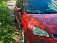 Gebraucht Ford Focus 105 PS (77 kW) 2007 Rot Limousine