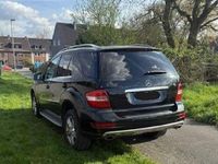 Gebraucht Mercedes ML350 231 PS (169 kW) 2010 Schwarz SUV