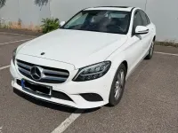Gebraucht Mercedes C180 156 PS (114 kW) 2019 Weiß Limousine