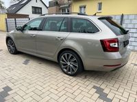 gebraucht Skoda 105 KOMBI 4X4 L&K DSG.KW. 1 HAND.