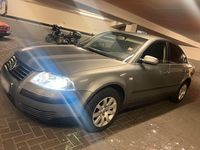 Gebraucht VW Passat 103 PS (75 kW) 2003 Grau Limousine