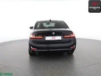 Gebraucht BMW 318 Luxury Line 150 PS (110 kW) 2022 Black sapphire Limousine