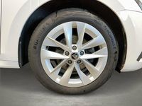 Gebraucht Skoda Octavia Style 116 PS (85 kW) 2023 Candy weiss Kombi