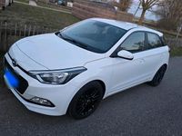 Gebraucht Hyundai i20 Trend 84 PS (61 kW) 2017 Weiß Kleinwagen