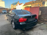 Gebraucht BMW 318 143 PS (105 kW) 2012 Schwarz Limousine