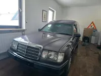 Gebraucht Mercedes E230 132 PS (97 kW) 1987 Kombi