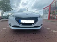 Gebraucht Peugeot 208 Active 82 PS (60 kW) 2014 Weiß Kleinwagen
