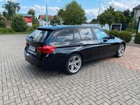 Gebraucht BMW 318 Advantage 150 PS (110 kW) 2016 Schwarz Kombi