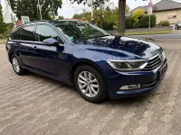 Gebraucht VW Passat Comfortline 120 PS (88 kW) 2018 Blau Kombi