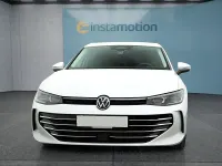 Gebraucht VW Passat 150 PS (110 kW) 2024 Weiß Kombi