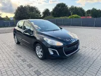 Gebraucht Peugeot 308 Access 111 PS (81 kW) 2012 Schwarz Limousine