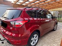 Gebraucht Ford Kuga ST-Line 179 PS (131 kW) 2018 Rot SUV