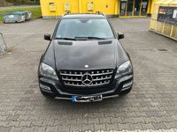 Gebraucht Mercedes ML350 Edition 231 PS (169 kW) 2011 Schwarz SUV