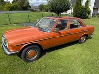 Gebraucht Mercedes E280 185 PS (136 kW) 1981 Orange Limousine