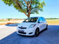 Gebraucht Toyota Yaris 70 PS (51 kW) 2011 Weiß Kleinwagen