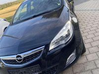 Gebraucht Opel Astra Design Edition 140 PS (102 kW) 2012 Schwarz Kleinwagen