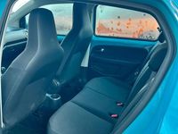 Second-hand VW up! 60 CP (44 kW) 2017 Albastru Hatchback