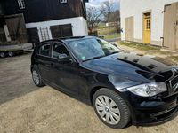 Gebraucht BMW 116 122 PS (89 kW) 2011 Schwarz Kleinwagen