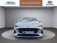Gebraucht Hyundai i10 Edition 30 67 PS (49 kW) 2021 Farbe: silber Kleinwagen