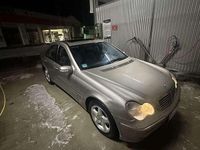 Gebraucht Mercedes C220 Avantgarde 143 PS (105 kW) 2002 Limousine
