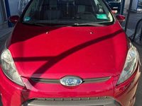 Gebraucht Ford Fiesta Ambiente 82 PS (60 kW) 2009 Rot Kleinwagen