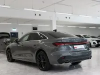 Gebraucht Audi A5 Sport 204 PS (150 kW) 2025 Chronosgrau metallic Limousine