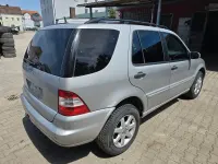 Gebraucht Mercedes ML270 163 PS (119 kW) 2002 Silber SUV