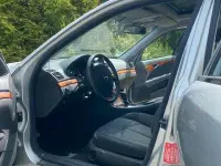 Gebraucht Mercedes E240 Elegance 177 PS (130 kW) 2003 Silber Limousine