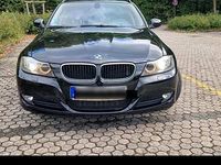 Gebraucht BMW 320 177 PS (130 kW) 2009 Schwarz Kombi