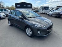 Gebraucht Ford Fiesta Cool & Connect 101 PS (74 kW) 2018 Grau Kleinwagen