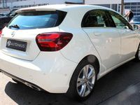 Gebraucht Mercedes A180 122 PS (89 kW) 2016 Calcitweiss  unilack Limousine