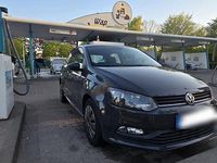 Gebraucht VW Polo Trendline 75 PS (55 kW) 2016 Grau Limousine