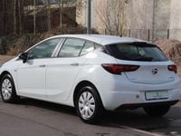 Gebraucht Opel Astra Selection 90 PS (66 kW) 2018 Weiß Limousine