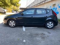 Gebraucht Hyundai i30 90 PS (66 kW) 2010 Schwarz Kleinwagen
