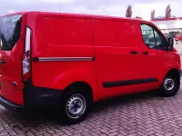 Gebraucht Ford Transit Custom 100 PS (73 kW) 2015 Rot Van / Kleinbus