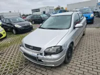 Usata Opel Astra Njoy 84 CV (61 kW) 2003 Argento Berlina