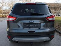 Gebraucht Ford Kuga Titanium 182 PS (133 kW) 2016 Grau SUV