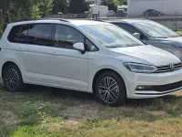 Neu VW Touran Comfortline 122 PS (89 kW) 2026 Weiß Van / Kleinbus