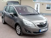 Gebraucht Opel Meriva Edition 120 PS (88 kW) 2012 Muskatgrau/muskat braun(m2) Van / Kleinbus