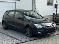 Gebraucht Hyundai i30 109 PS (80 kW) 2010 Schwarz Kleinwagen