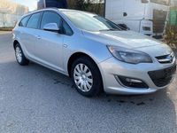 Gebraucht Opel Astra Edition 110 PS (80 kW) 2014 Silber Kombi