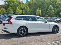 Gebraucht Volvo V60 Pro 150 PS (110 kW) 2021 Weiß Kombi