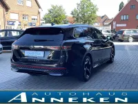 Gebraucht VW Passat R-line 150 PS (110 kW) 2025 Schwarz Kombi