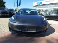 Neu Tesla Model 3 366 kW (498 PS) 2025 Midnight silver metallic Limousine