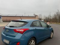 Gebraucht Hyundai i30 99 PS (72 kW) 2012 Blau Limousine