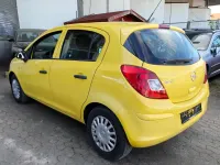 Używany Opel Corsa Selection 60 KM (44 kW) 2009 Żółty Hatchback