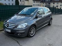 Gebraucht Mercedes B150 95 PS (69 kW) 2009 Silber Van / Kleinbus
