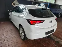 Gebraucht Opel Astra 108 PS (79 kW) 2017 Weiß Limousine